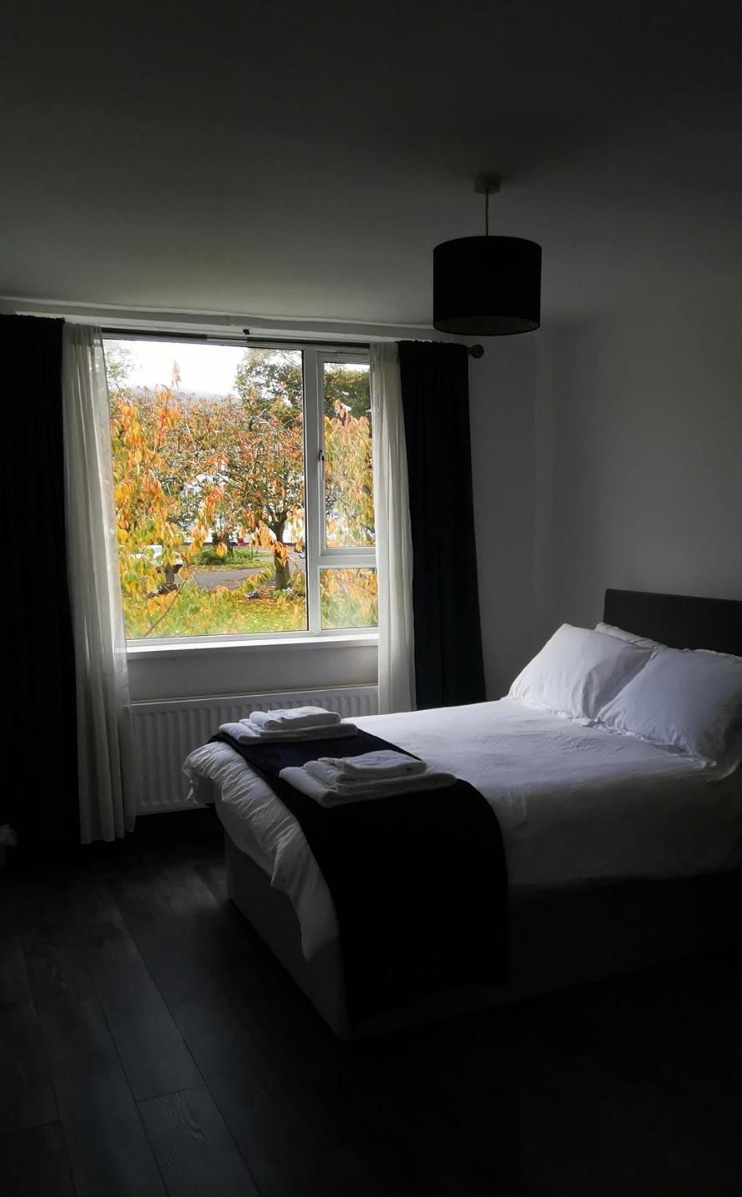 Entire 1 Bed Spacious Apartment, Private Balcony & Study Room Near City Whitehouse  Exterior photo
